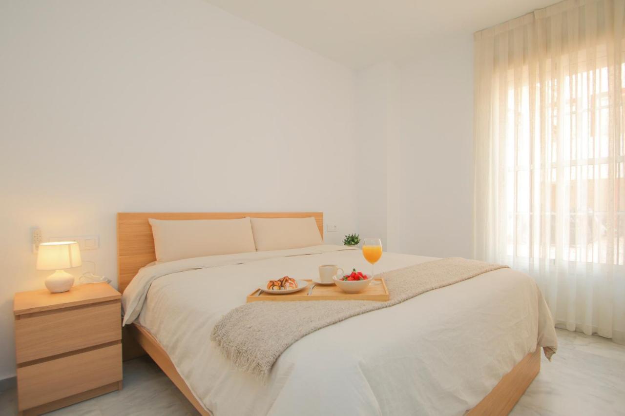 Modern Apt - Luxe Queen Bed - Walk To Isla Magica เซบีญา ภายนอก รูปภาพ