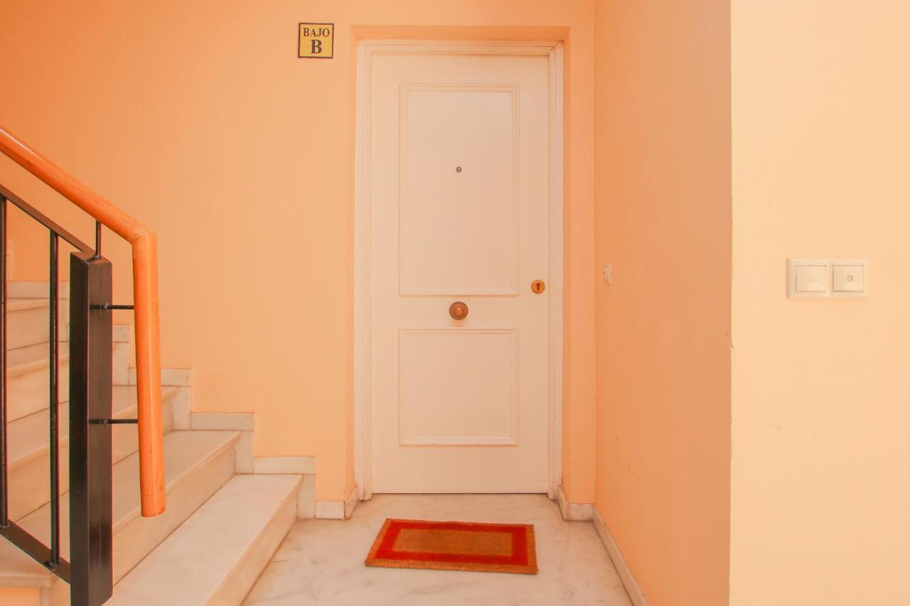 Modern Apt - Luxe Queen Bed - Walk To Isla Magica เซบีญา ภายนอก รูปภาพ