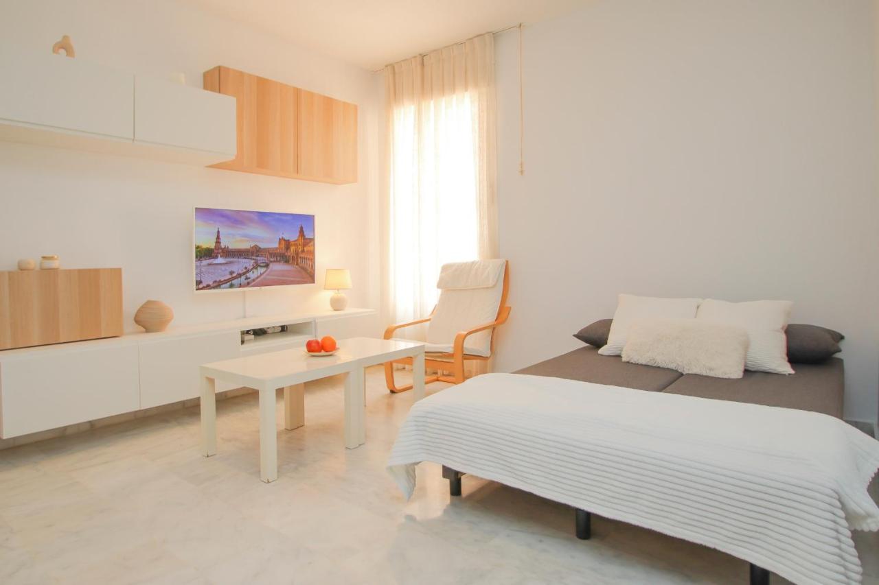 Modern Apt - Luxe Queen Bed - Walk To Isla Magica เซบีญา ภายนอก รูปภาพ