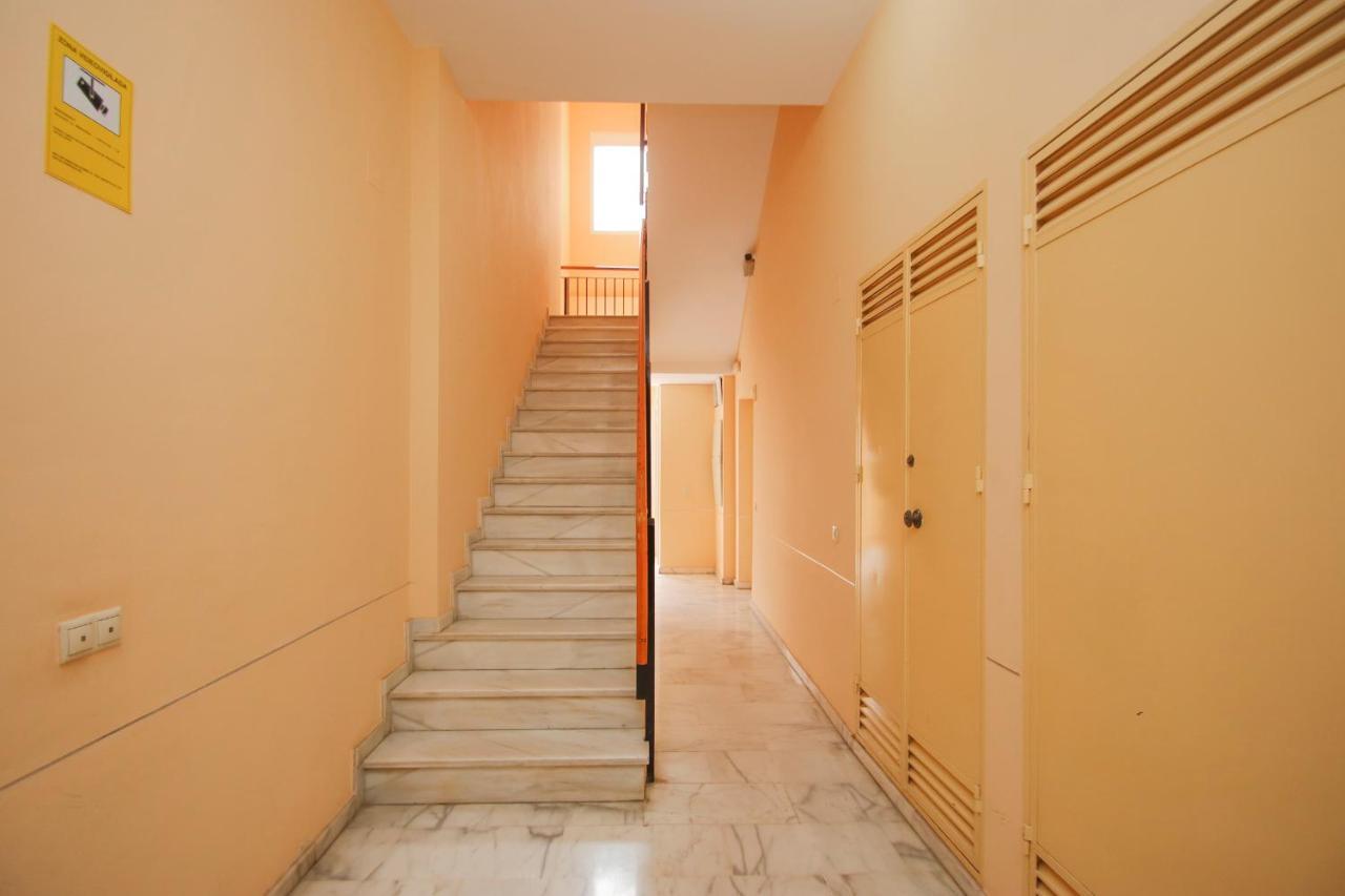 Modern Apt - Luxe Queen Bed - Walk To Isla Magica เซบีญา ภายนอก รูปภาพ