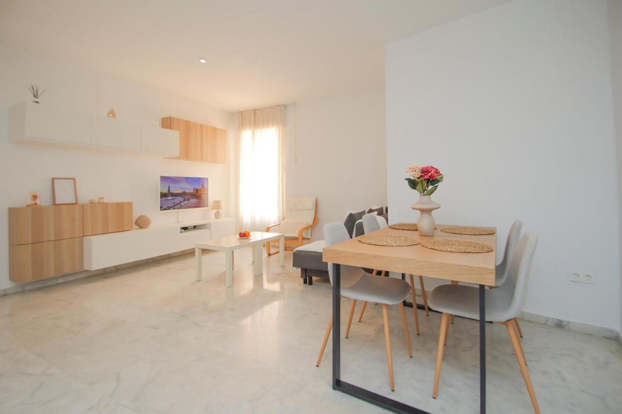 Modern Apt - Luxe Queen Bed - Walk To Isla Magica เซบีญา ภายนอก รูปภาพ