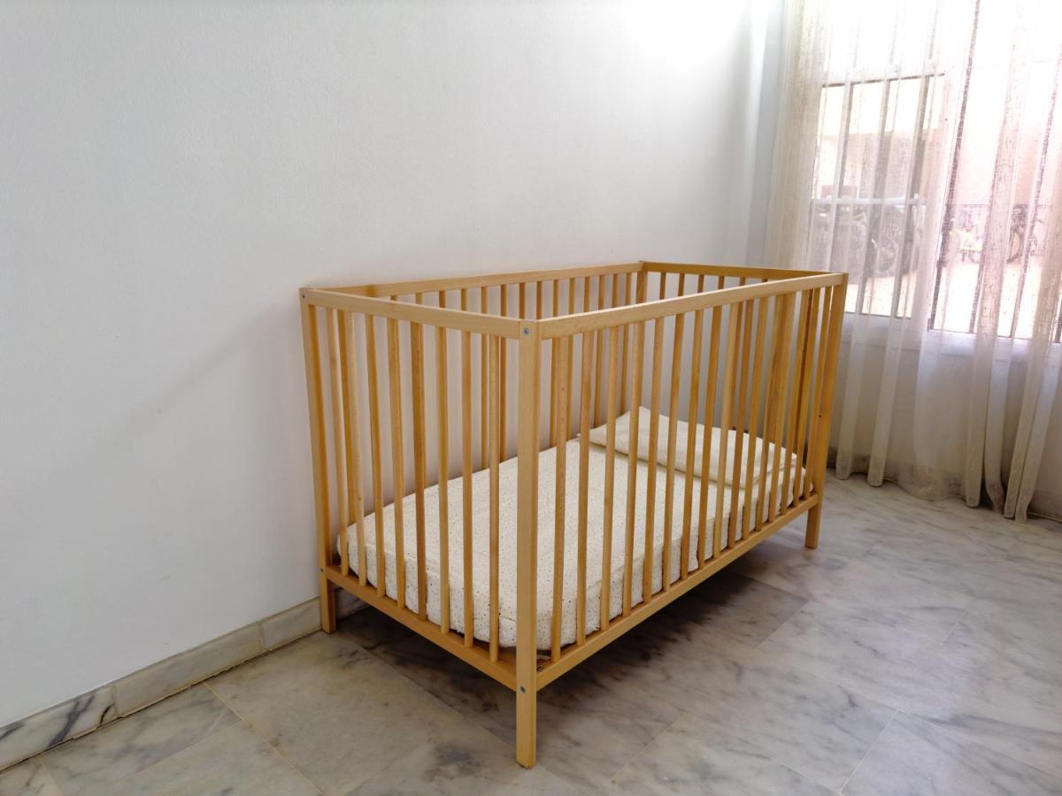 Modern Apt - Luxe Queen Bed - Walk To Isla Magica เซบีญา ภายนอก รูปภาพ